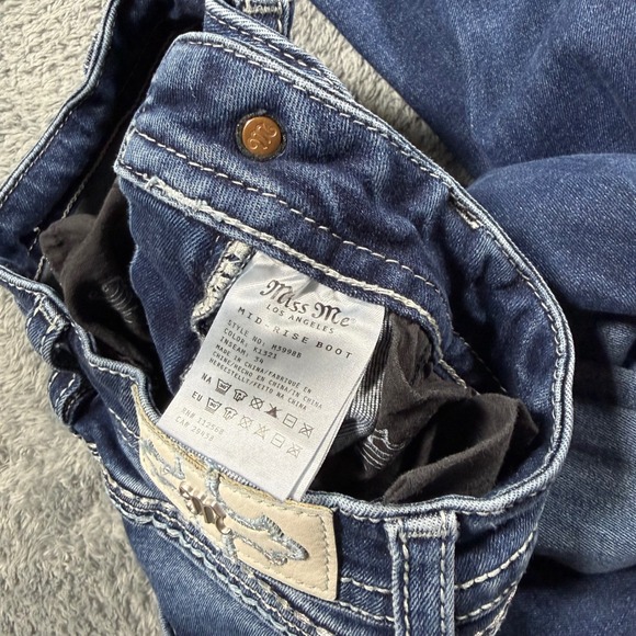 Miss Me Mid Rise Bootcut Americana Horseshoe Embellished Blue Womens Size 25x33 - Picture 3 of 9